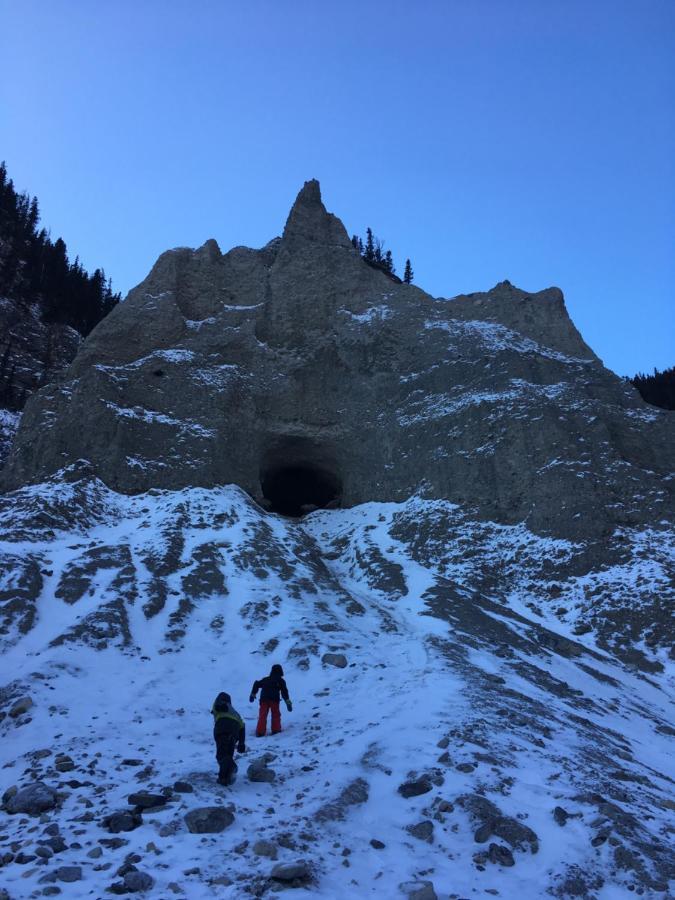 With Pool & Hot Tubs Managed By Little Sister Getaways * Canmore