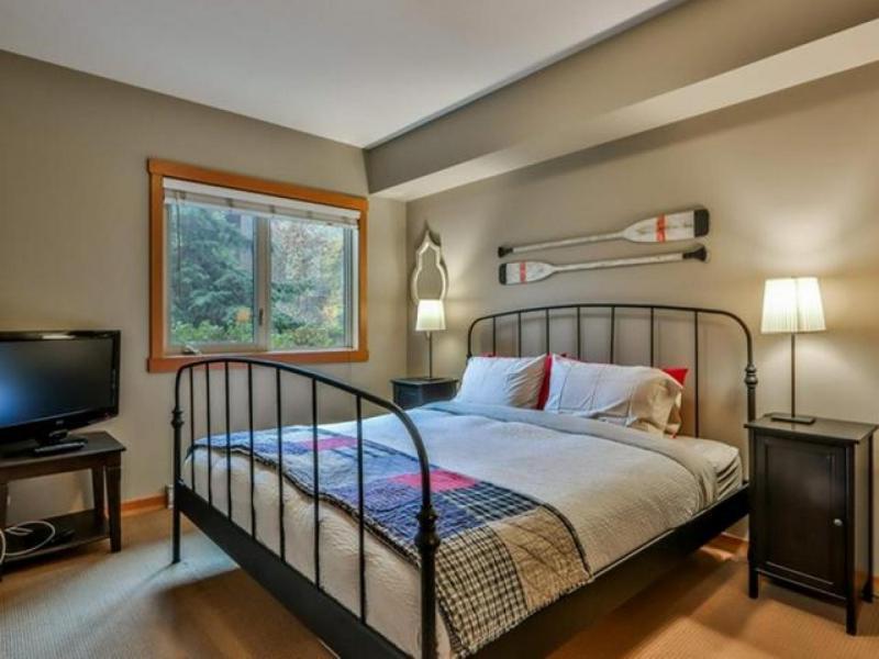 With Pool & Hot Tubs Managed By Little Sister Getaways * Canmore