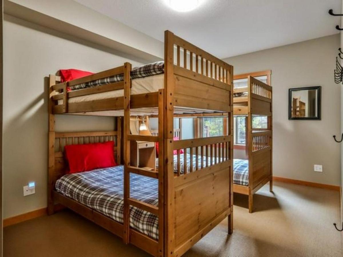 With Pool & Hot Tubs Managed By Little Sister Getaways *